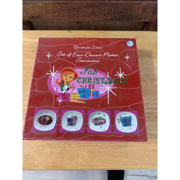 New Christmas Cuties Set of 4 Dessert Plates Holly Holidays Candy Cane Fab Chris - Picture 5 of 6